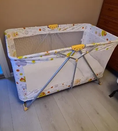 Nyoppusset Leilighet 3 Minutters Kjoring Fra Stranden Lägenhet *